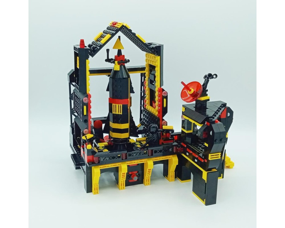 LEGO MOC-240138 10355 Blacktron Rocket Base by Nequmodiva | Rebrickable ...