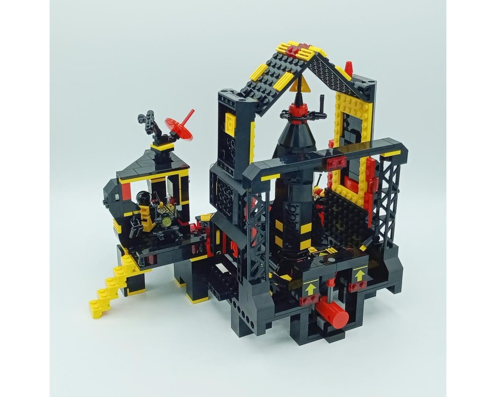 LEGO MOC-240138 10355 Blacktron Rocket Base by Nequmodiva | Rebrickable ...