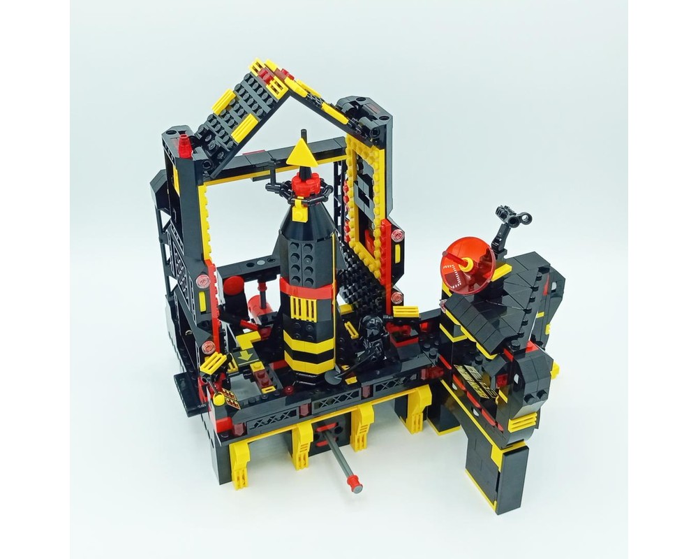 LEGO MOC-240138 10355 Blacktron Rocket Base by Nequmodiva | Rebrickable ...