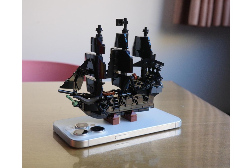 LEGO MOC-240198 Micro Black Pearl (Inspired by LEGO 10365) by Simple222 ...