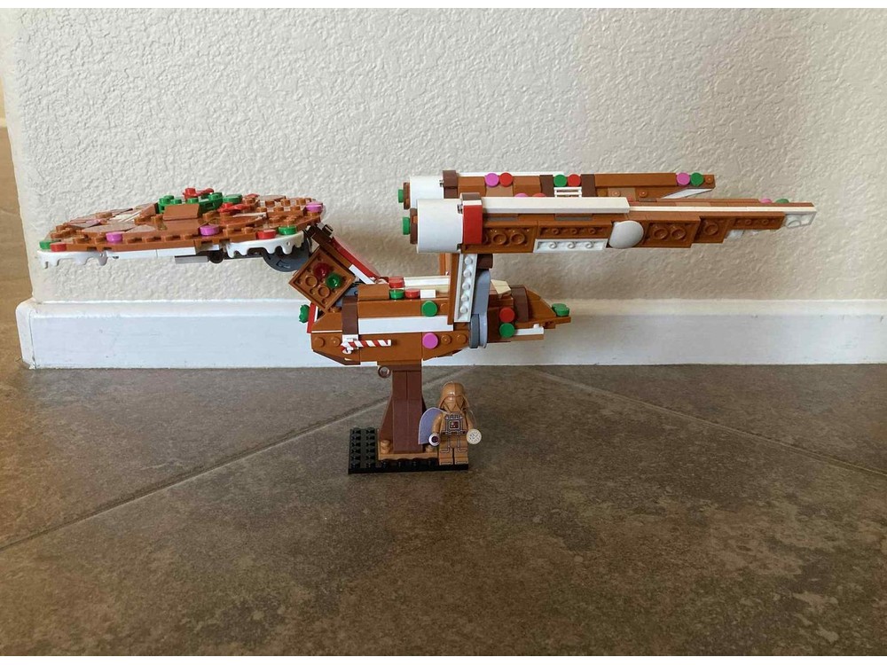 LEGO MOC USS Gingerprise! NCC 1701 by CreationCaravan (Brad Barber