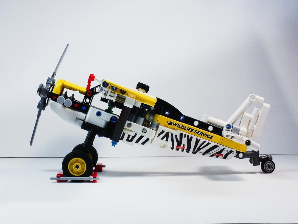 LEGO MOC-241131 Improved Bush Plane by Rorker | Rebrickable - Build ...