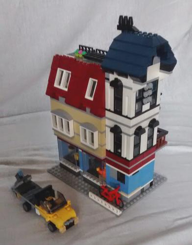 LEGO MOC Restaurant and a house (from 31026 Bike Shop & Cafe 