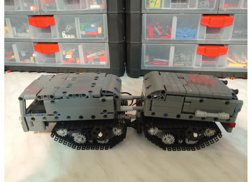 LEGO MOC-242061 Smallest rc articulated tracked vehicle (probably) by ...