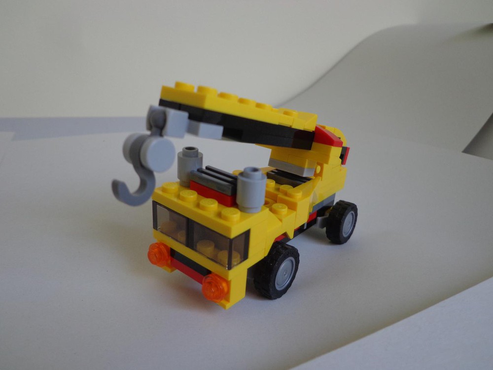 small lego crane