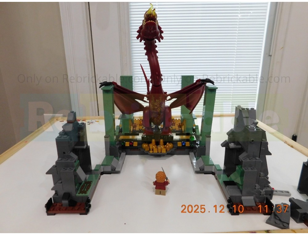 LEGO MOC-243768 Smaug Book Nook by Brickmancer | Rebrickable - Build ...