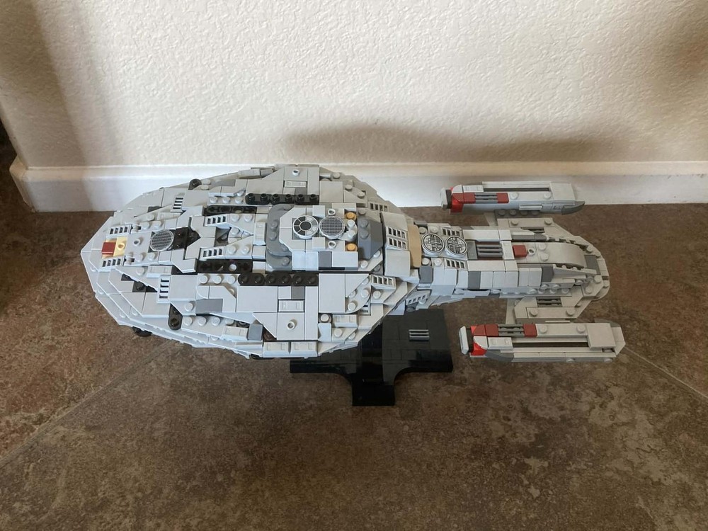 LEGO MOC-244300 USS Voyager NCC-74656 Midi-Scale by