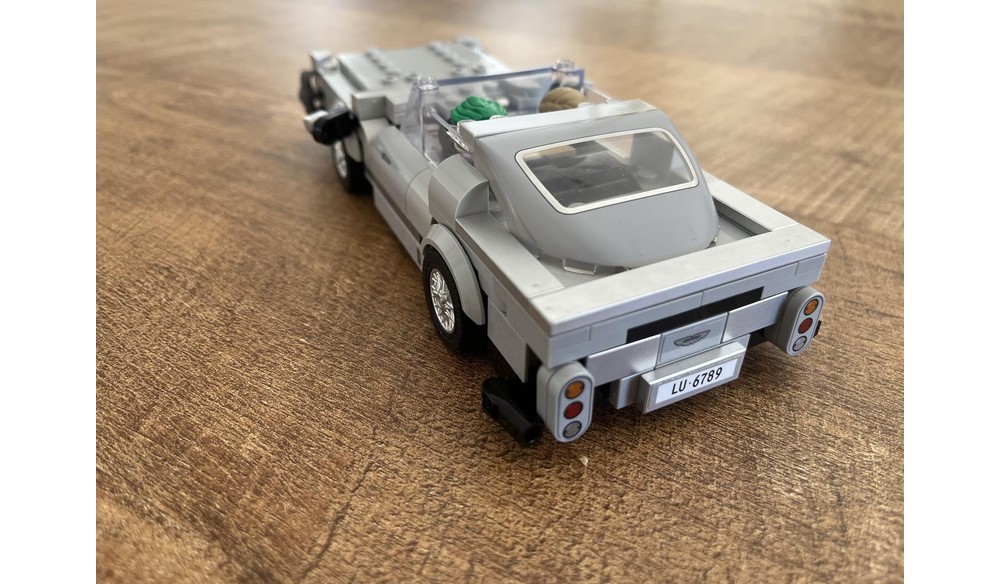 LEGO MOC-244358 Lowrider 76911 by LamperLad | Rebrickable - Build with LEGO