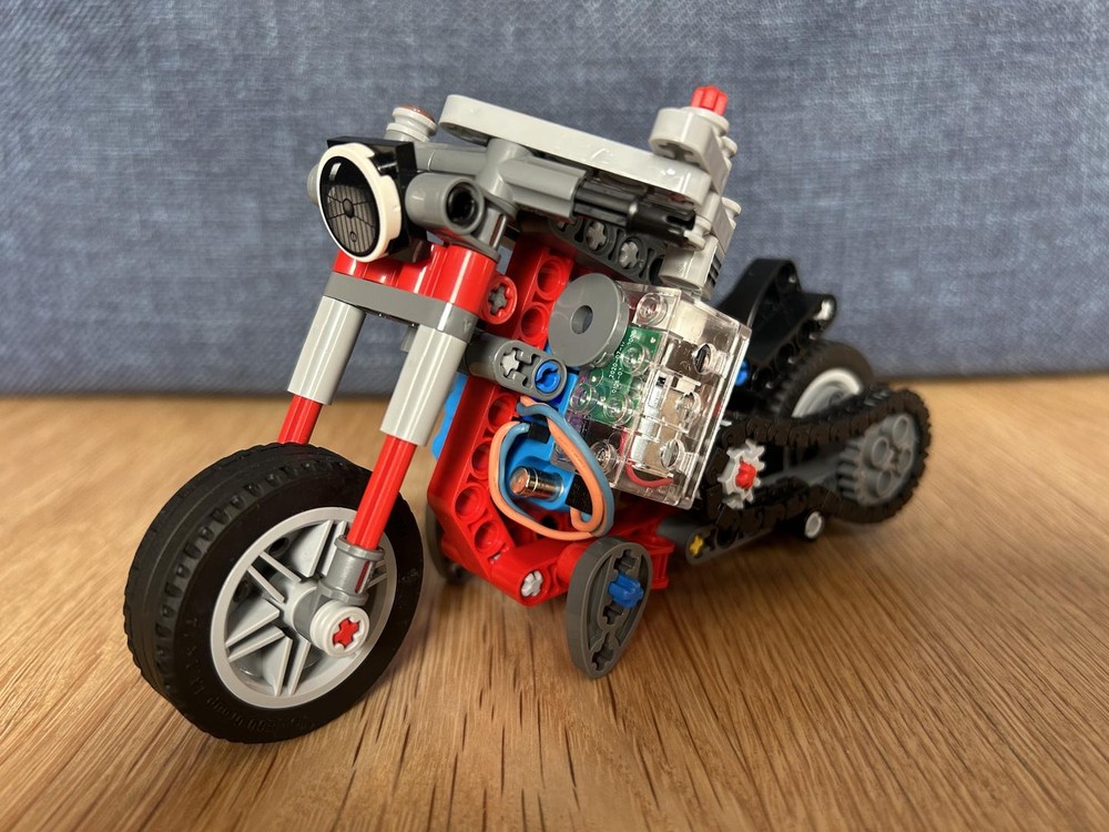 LEGO MOC-247398 Motorised 42132 Motorcycle using Circuit Cubes by ...