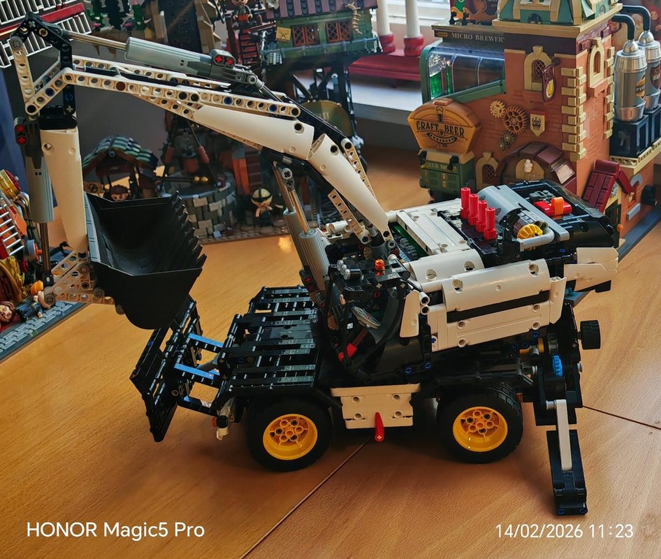 LEGO MOC-250457 Mechatech Mechavator by Auroralampinen | Rebrickable ...
