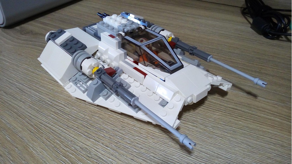 LEGO MOC Snowspeeder by ig-ate_ate | Rebrickable - Build with LEGO