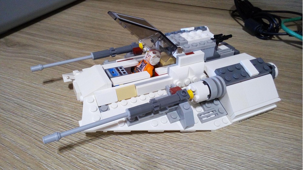 LEGO MOC Snowspeeder by ig-ate_ate | Rebrickable - Build with LEGO