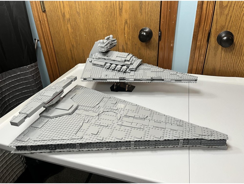 LEGO MOC-254674 Mandator IV-Class Siege Dreadnought Alternate Build ...