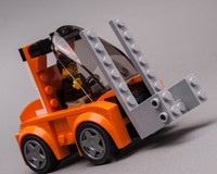 75880 Forklift