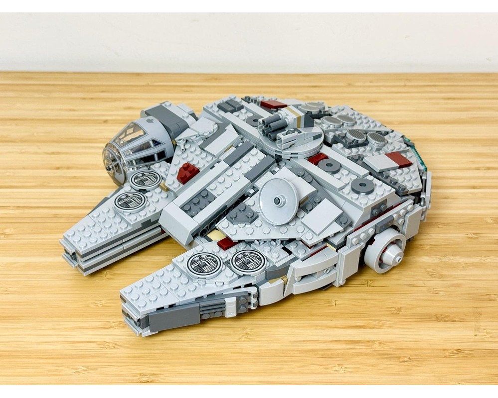 LEGO MOC-255534 The SMARTER Hole-Free Millennium-Falcon