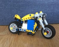 Motorised 42225 Motorcycle using Circuit Cubes
