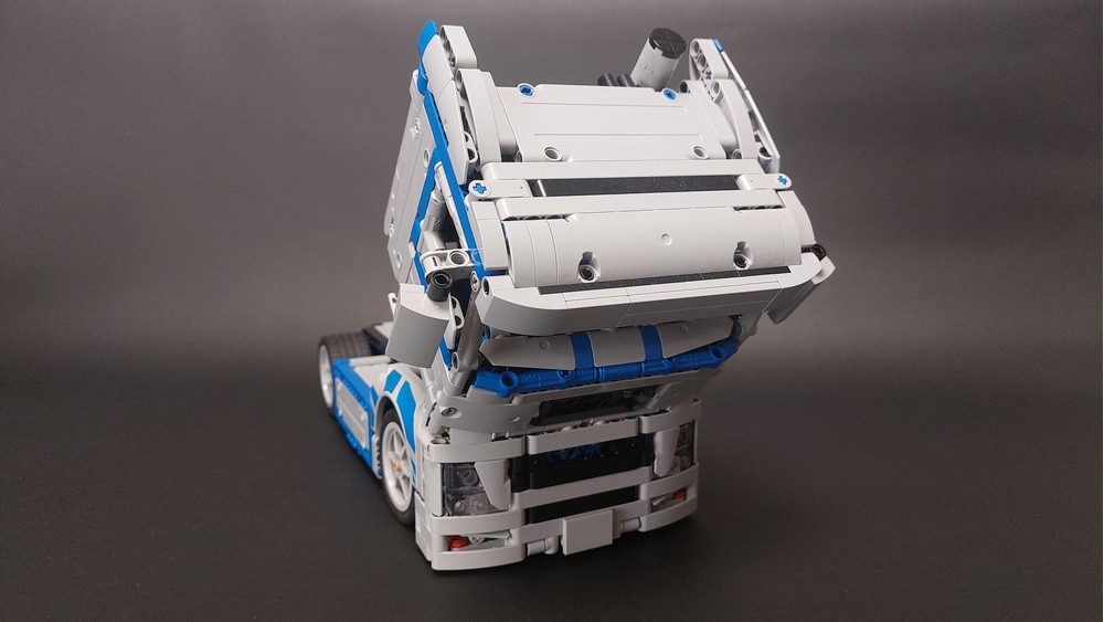 LEGO MOC-258878 42210 Alternate model MAN TGX R-Lion by Anton