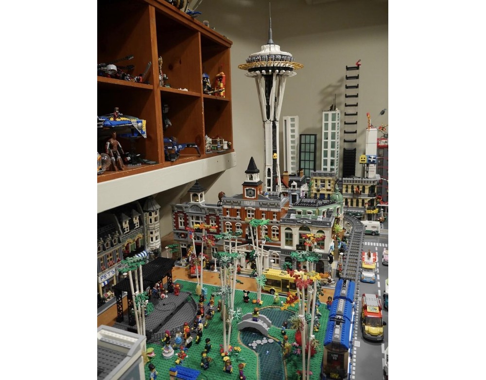 LEGO MOC-262096 Seattle Space Needle by Darth_Silas | Rebrickable ...