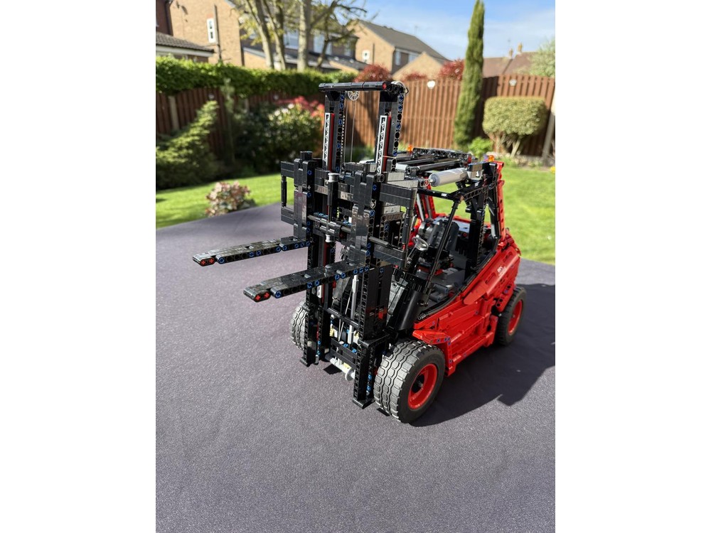 LEGO MOC-263063 Deizer Forklift Powered Up RC by s90sml | Rebrickable ...