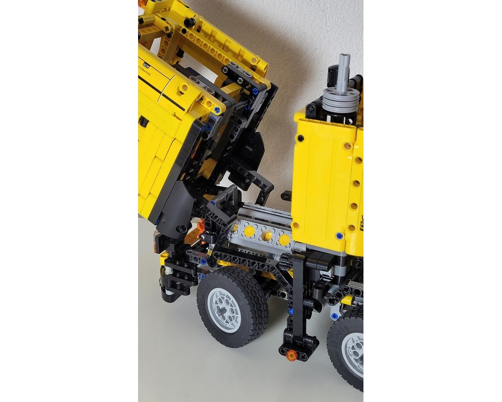 lego-moc-269469-8258-heavy-duty-tow-truck-by-drphil-rebrickable