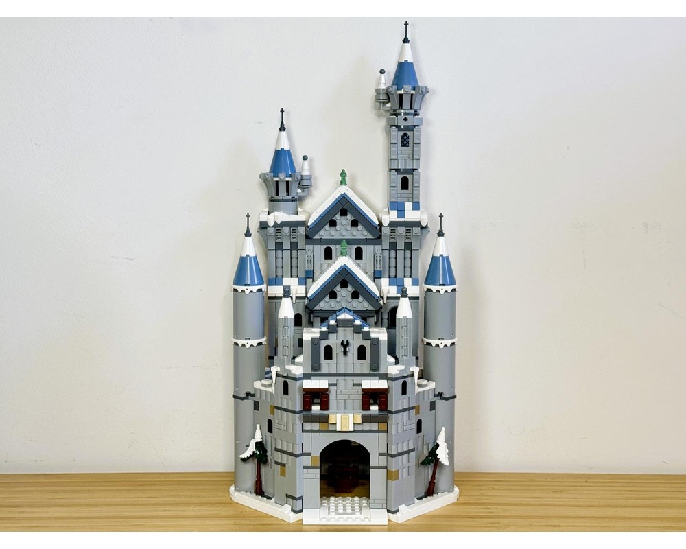 LEGO MOC-274120 Winter Castle - Alternate Build of 2 x 75645