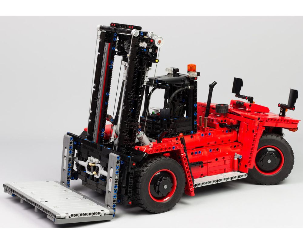 LEGO MOC 42082 Model D Heavy Forklift by Nico71 | Rebrickable - Build with LEGO