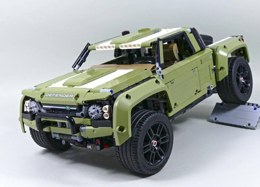 LEGO MOC Stadium Truck - Land Rover Defender Lego Technic 42110 B