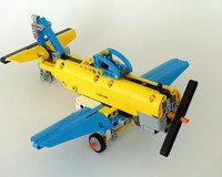 42074: Propeller Plane