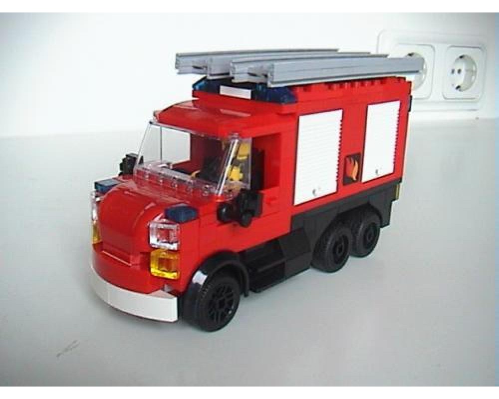 LEGO MOC Fire Truck by Lucky-Ramses | Rebrickable - Build with LEGO