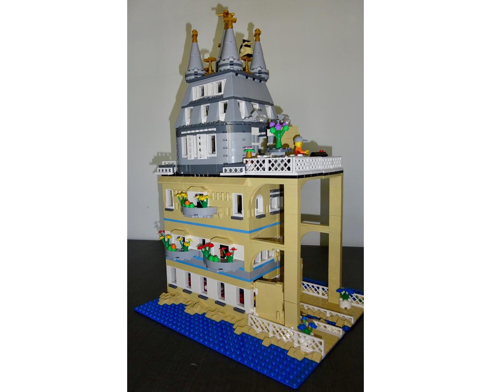 LEGO MOC Apartment building (10214) by Heaventree | Rebrickable - Build
