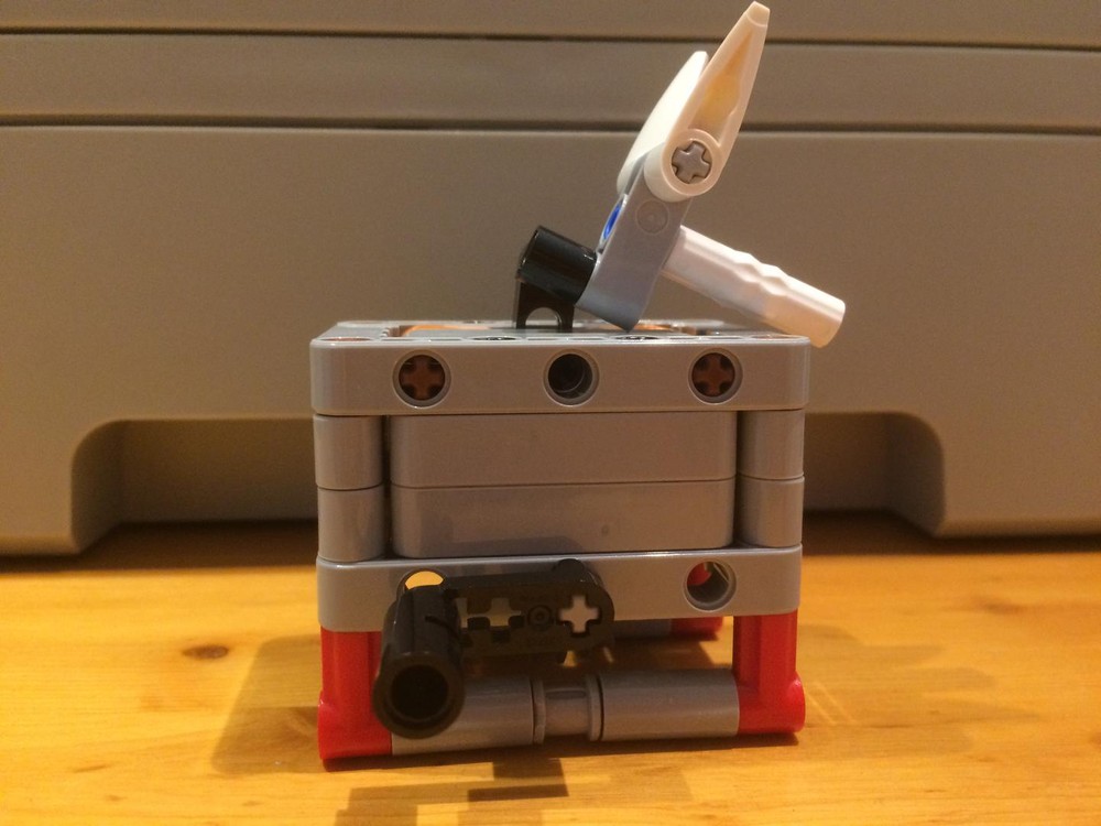 LEGO MOC-47211 Jumping Bunny Kinetic Sculpture by TechMonkey ...
