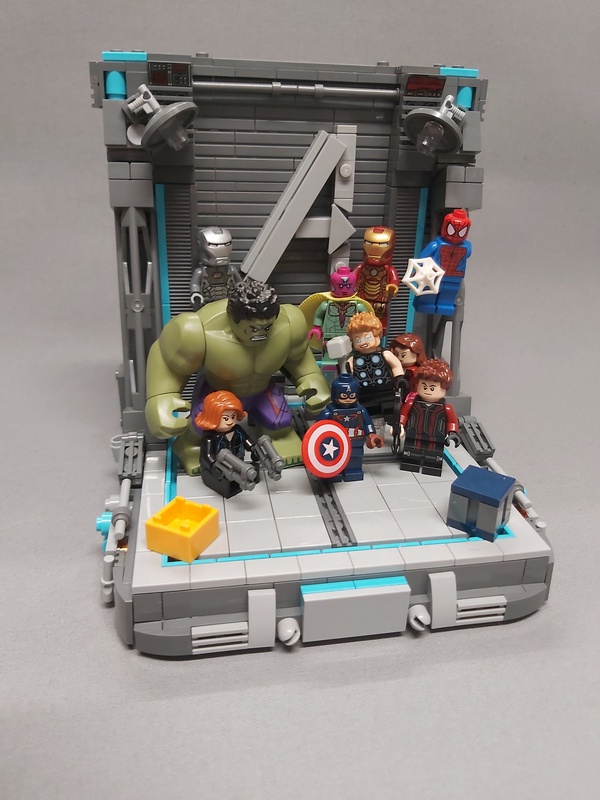kiwi Kælder mund LEGO MOC Avengers Book End / Display Stand by IScreamClone | Rebrickable -  Build with LEGO