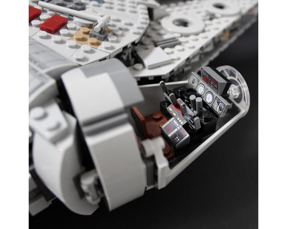 lego millennium falcon cockpit