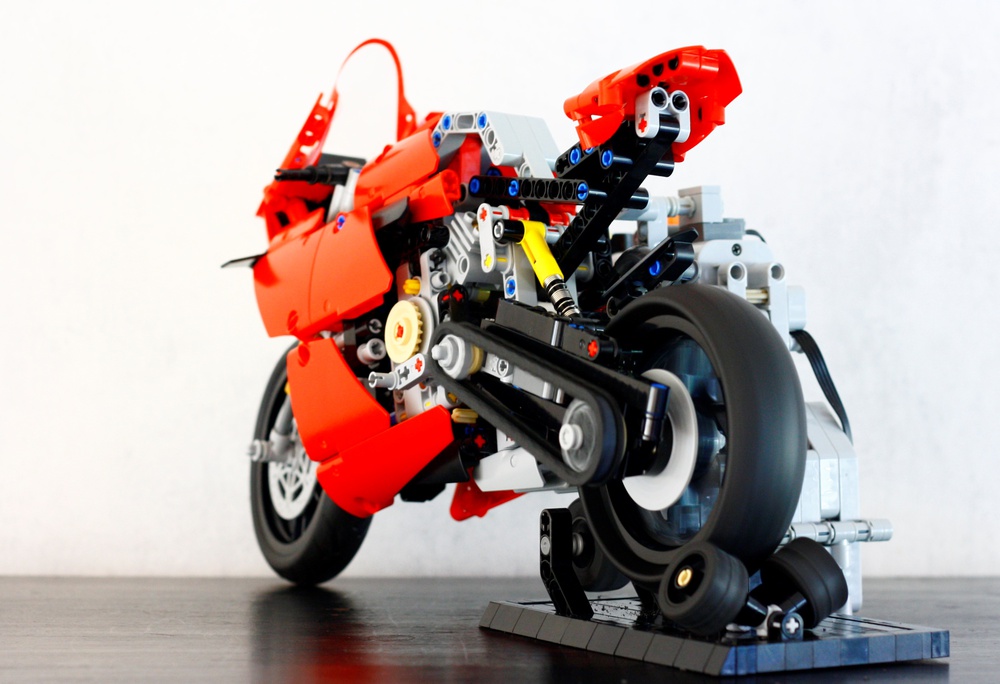 LEGO MOC 42107 Ducati Panigale - Motorized Roller Track by KBD