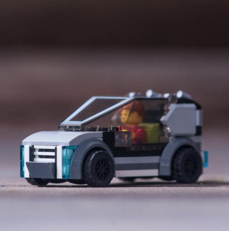 LEGO MOC LBG electric car by Keep On Bricking Rebrickable Build