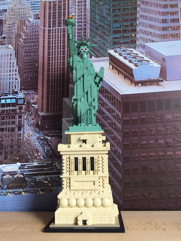 LEGO MOC Cute Statue Of Liberty (21042) by jayggels | Rebrickable ...