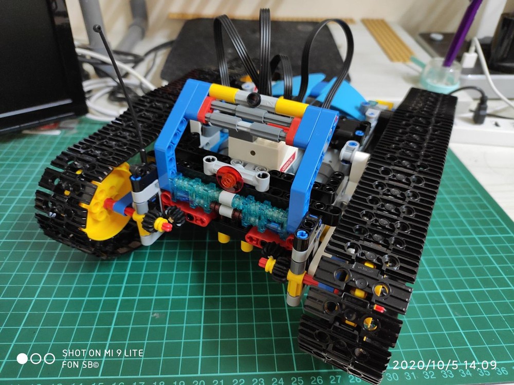 LEGO MOC-53492 Ripsaw Subtractor MkII by El-Kapibara | Rebrickable