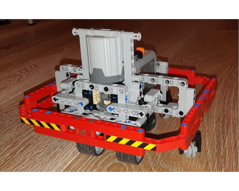 LEGO MOC Robot vacuum cleaner platform by ojuuji Rebrickable Build
