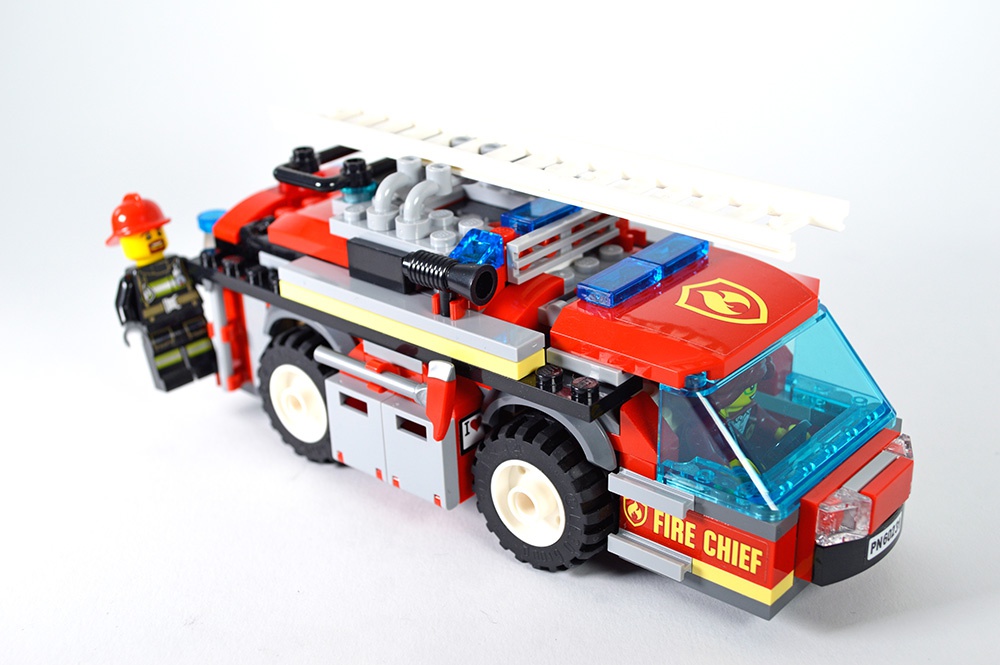 LEGO MOC Airport Firetruck by dorianbricktron | Rebrickable - Build