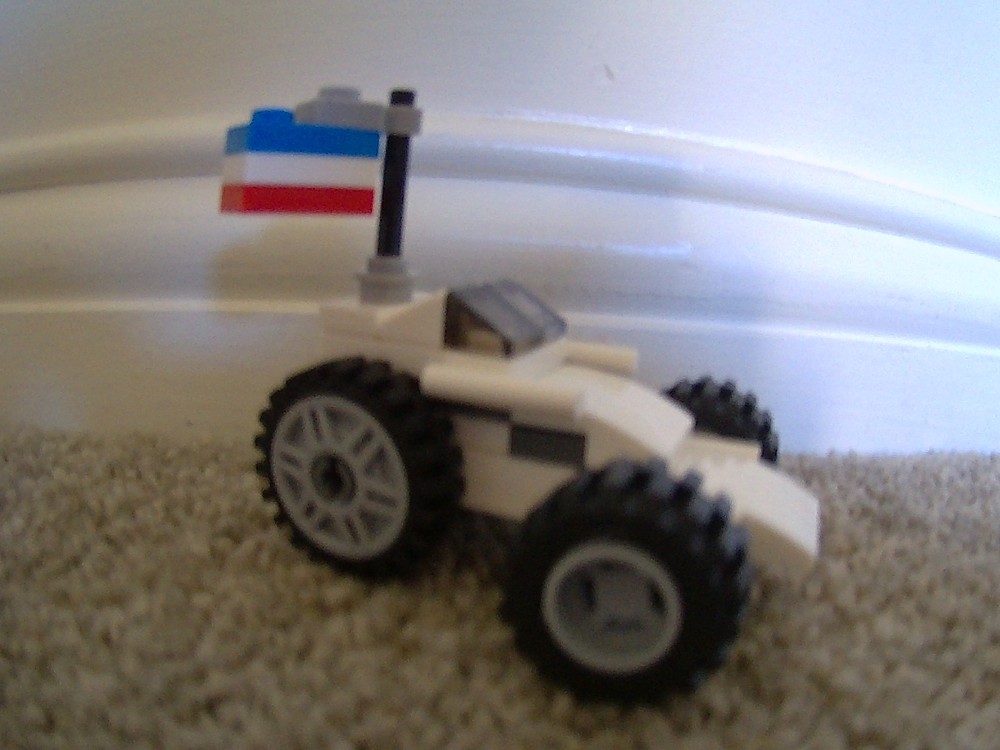 LEGO MOC Micro Planet Rover by Parbs | Rebrickable - Build with LEGO