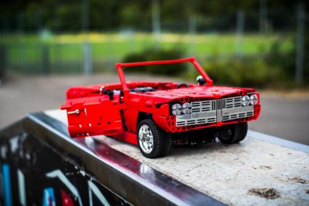 LEGO Technic Pneumatic Lowrider (Impala 1965 Convertible) by Technic-Dragon | Rebrickable - Build with LEGO