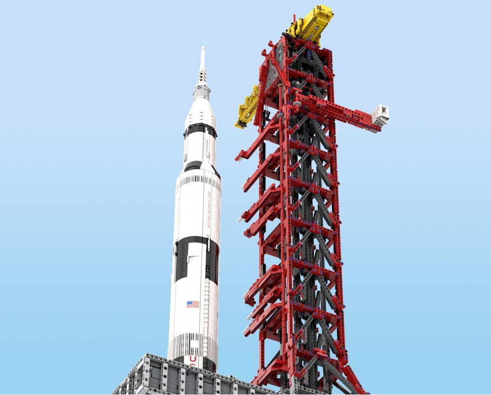 LEGO MOC Launch Tower Mk I for Saturn V (21309/92176) with Crawler by