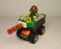 31043 Minifig Tank