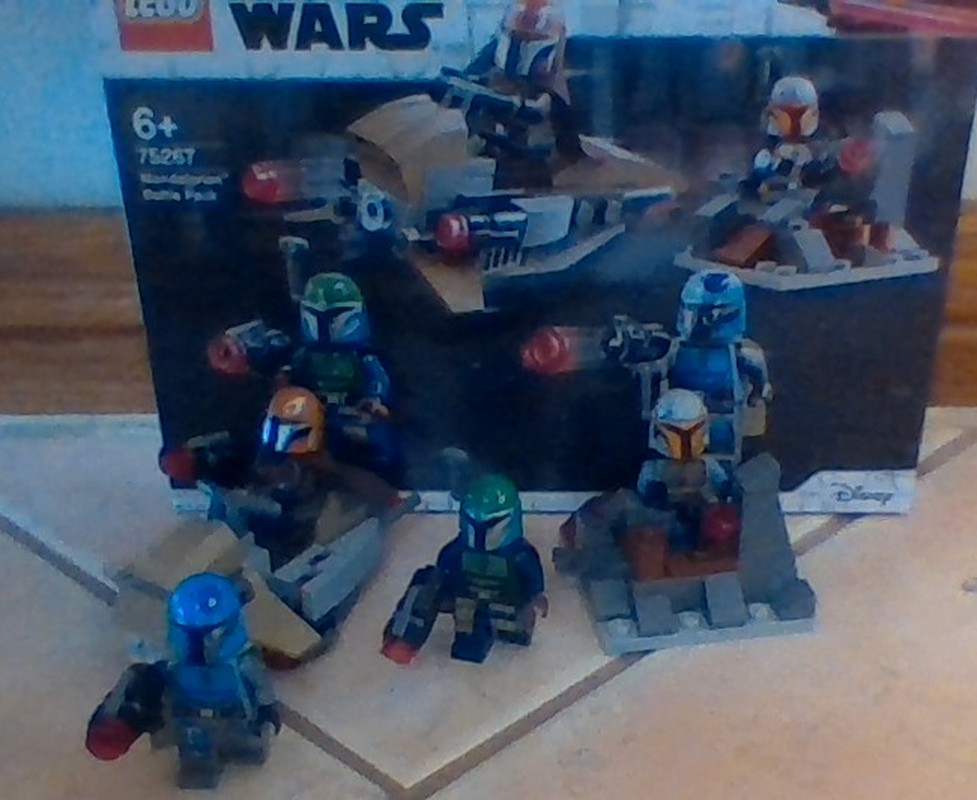 Mandalorian Speeder & Trench