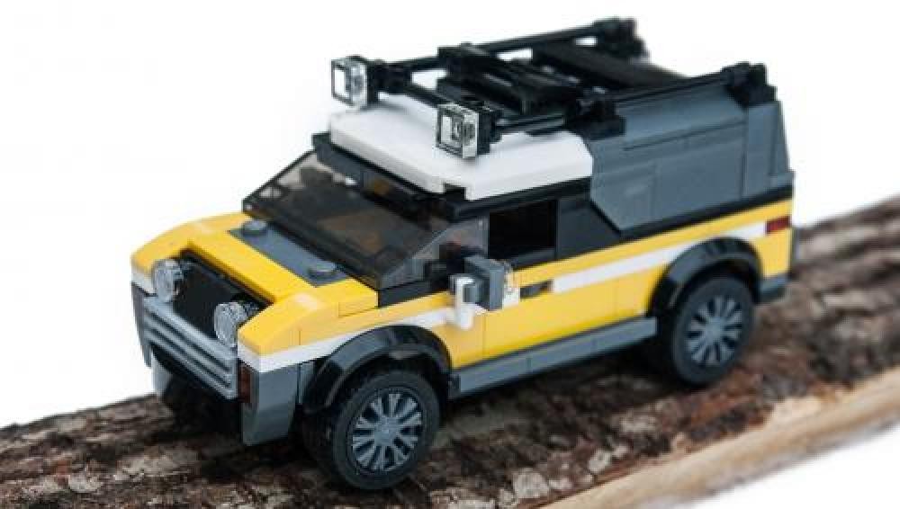 LEGO MOC 4x4 adventure SUV by Keep On Bricking | Rebrickable - Build ...