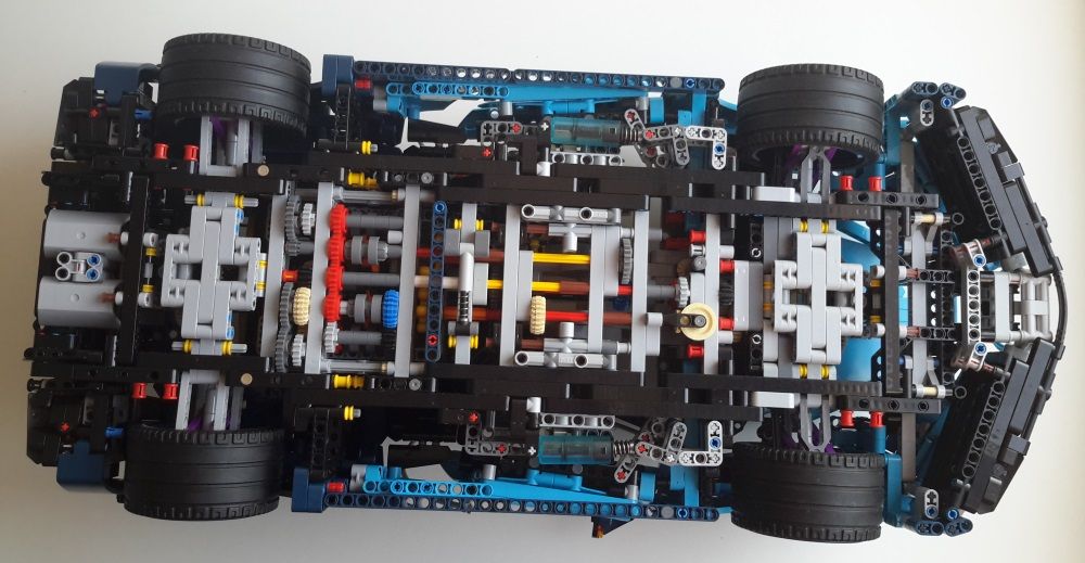 piedestal Modstander Forskel LEGO MOC 42083 Bugatti Chiron redesign by ErikLeppen | Rebrickable - Build  with LEGO