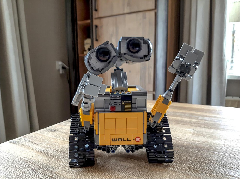 LEGO MOC WALL-E 21303 modification bundle: body, tracks, solar