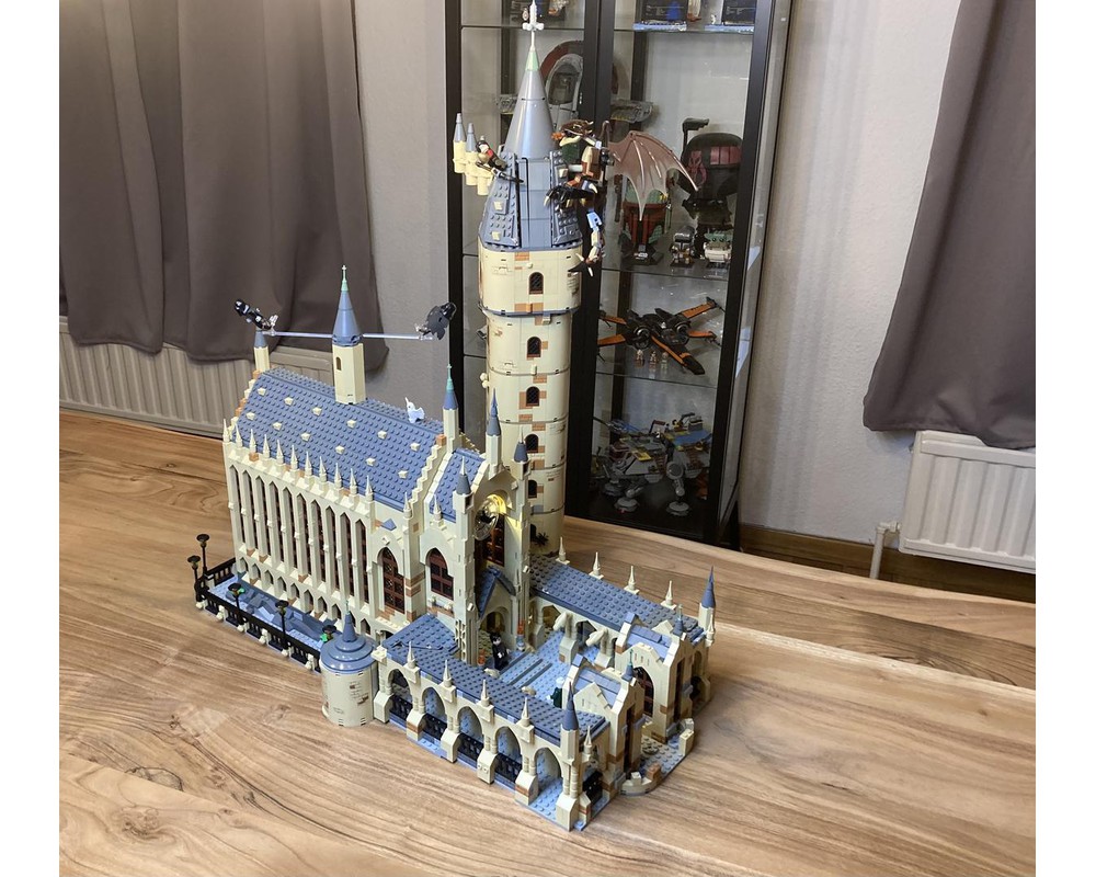 LEGO MOC Great Hall & Staircase Tower By Brick_Sanchez | Rebrickable ...