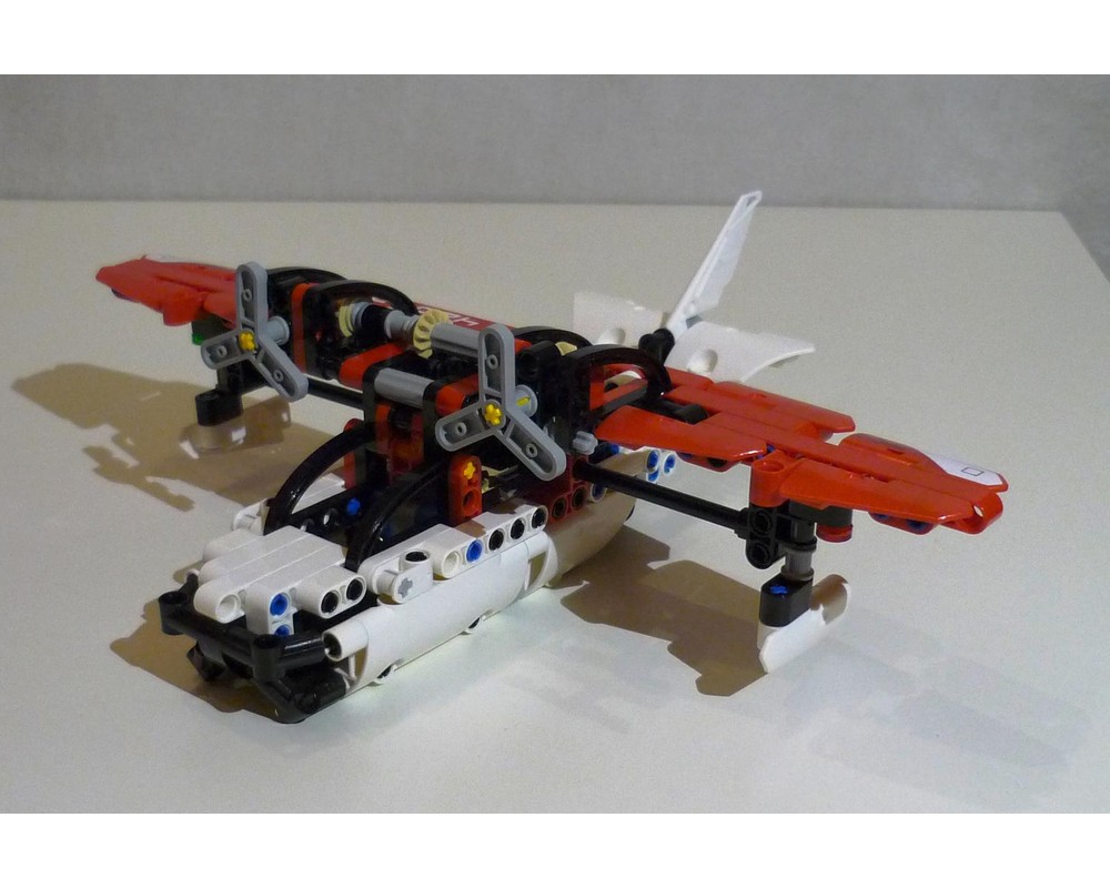 LEGO MOC 42092 PBY Catalina by Nequmodiva | Rebrickable - Build with LEGO