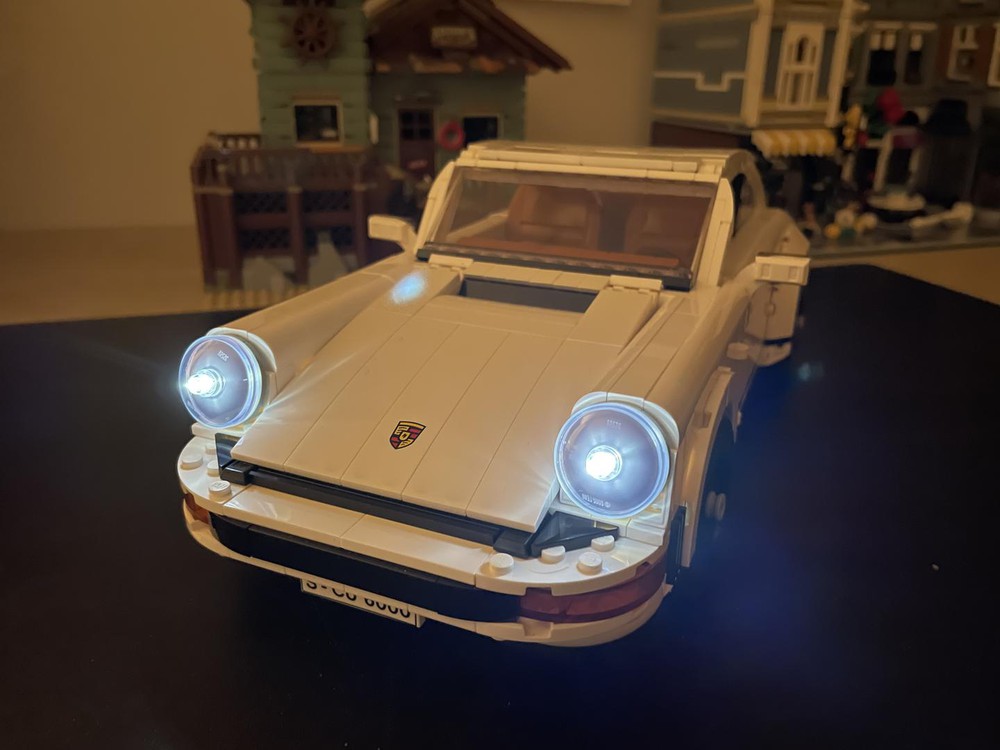 LEGO MOC 10295 Porsche 911 RC Conversion by Cyrix